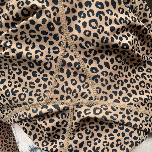 3/$40 ALL FENIX CHEETAH SAND 7/8 LEGGING - Picture 8 of 9